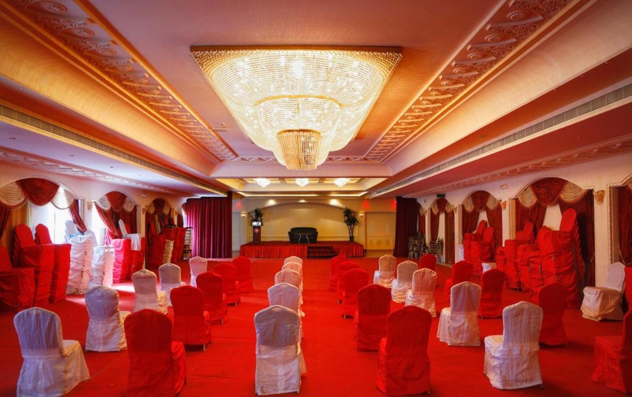 Johny International Hotel Muskat Eksteriør bilde