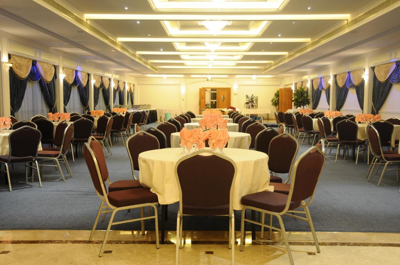Johny International Hotel Muskat Eksteriør bilde