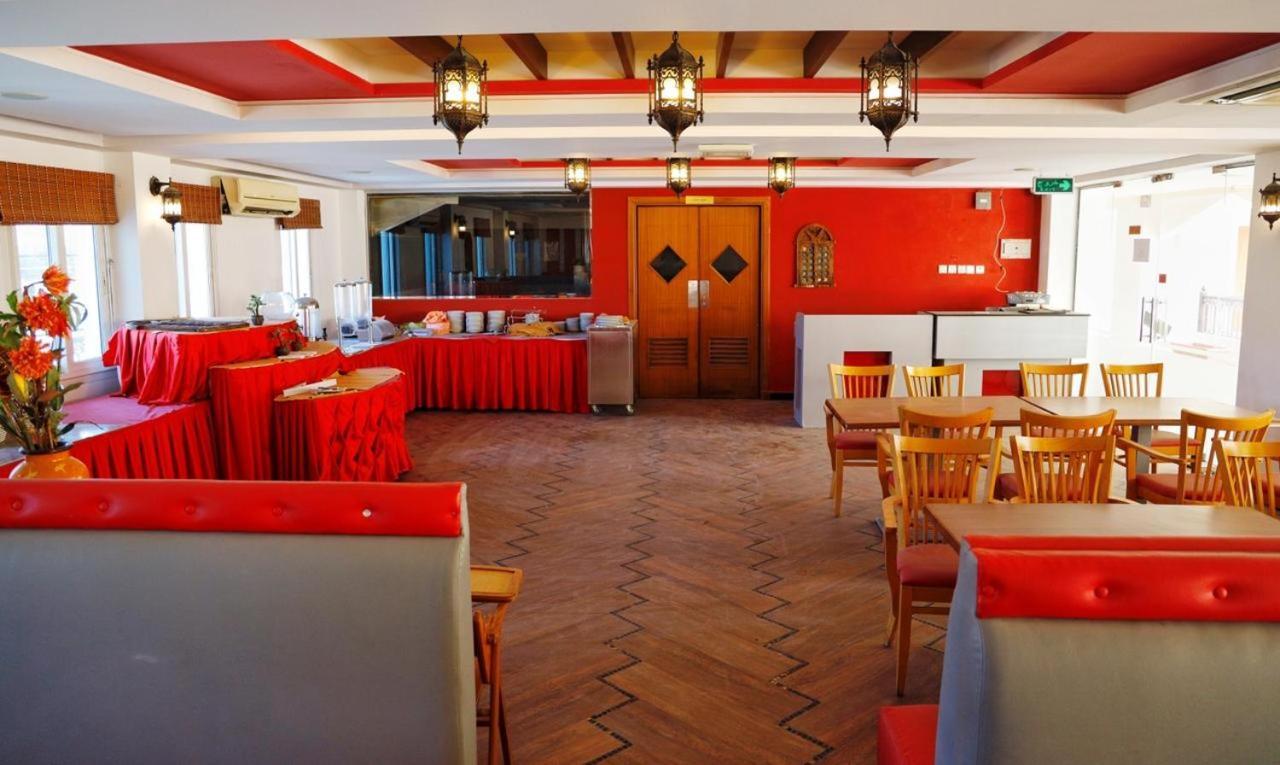 Johny International Hotel Muskat Eksteriør bilde