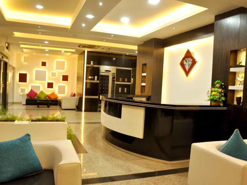 Johny International Hotel Muskat Eksteriør bilde