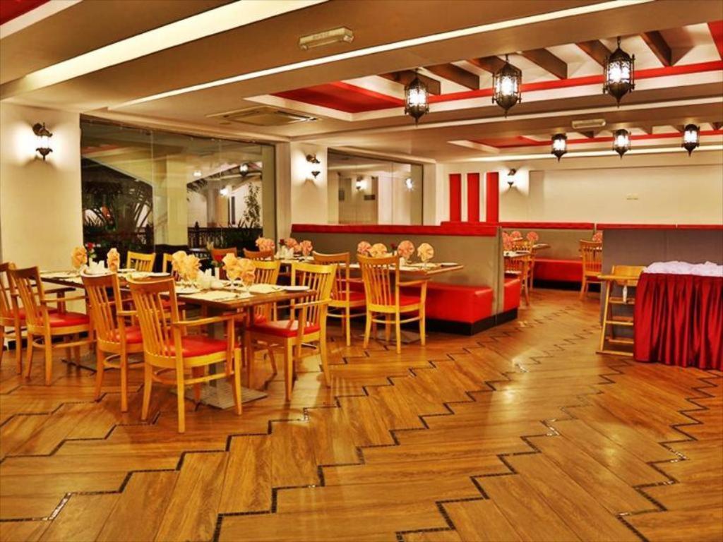 Johny International Hotel Muskat Eksteriør bilde